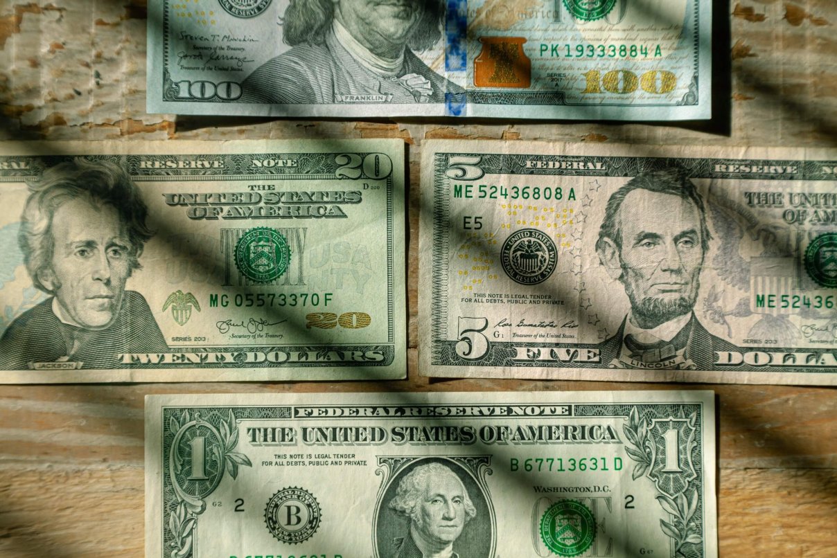 live-richer-tVsk5qZcVnQ-unsplash